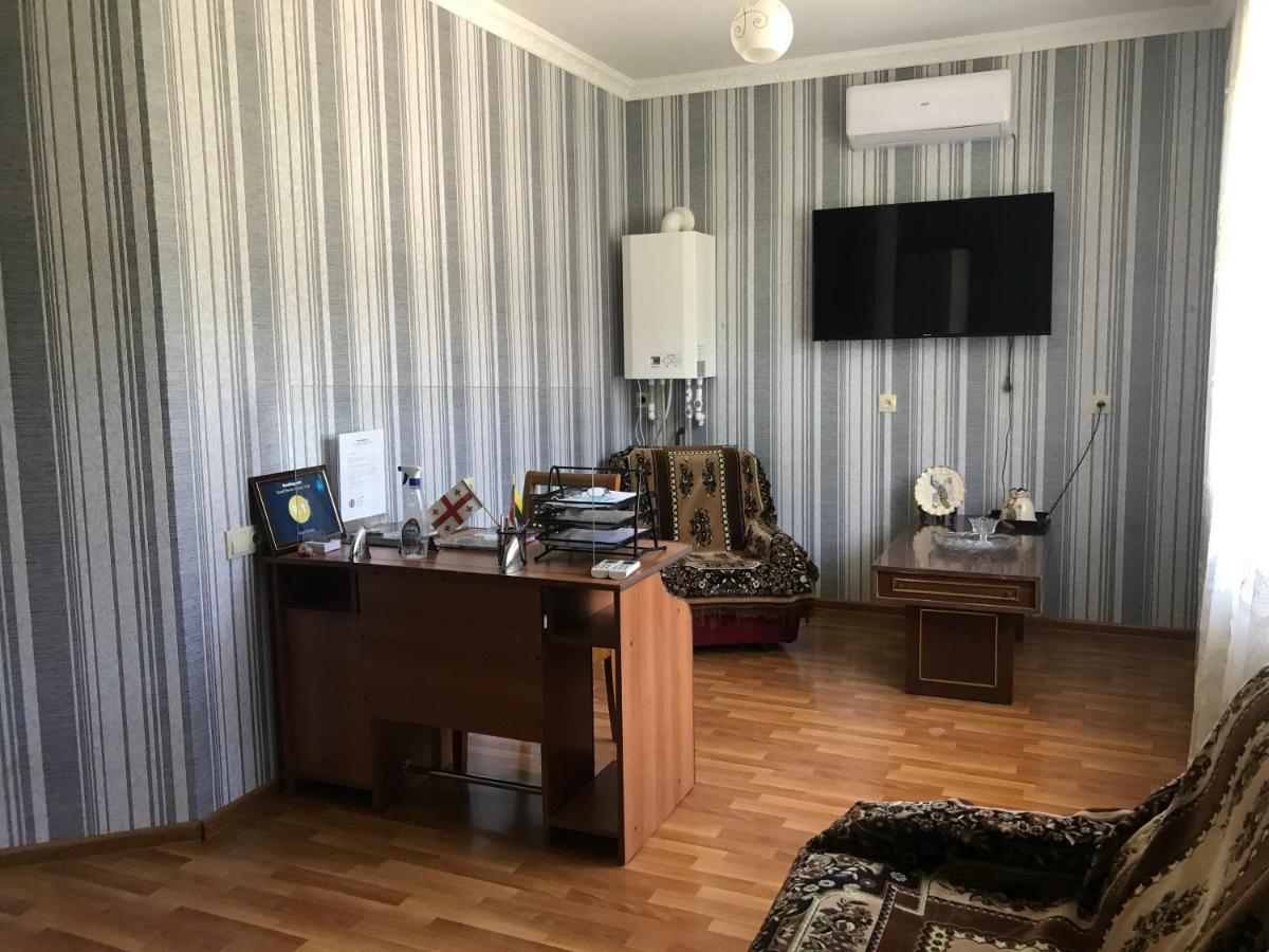 Hotel Oniks Kutaiszi Kültér fotó
